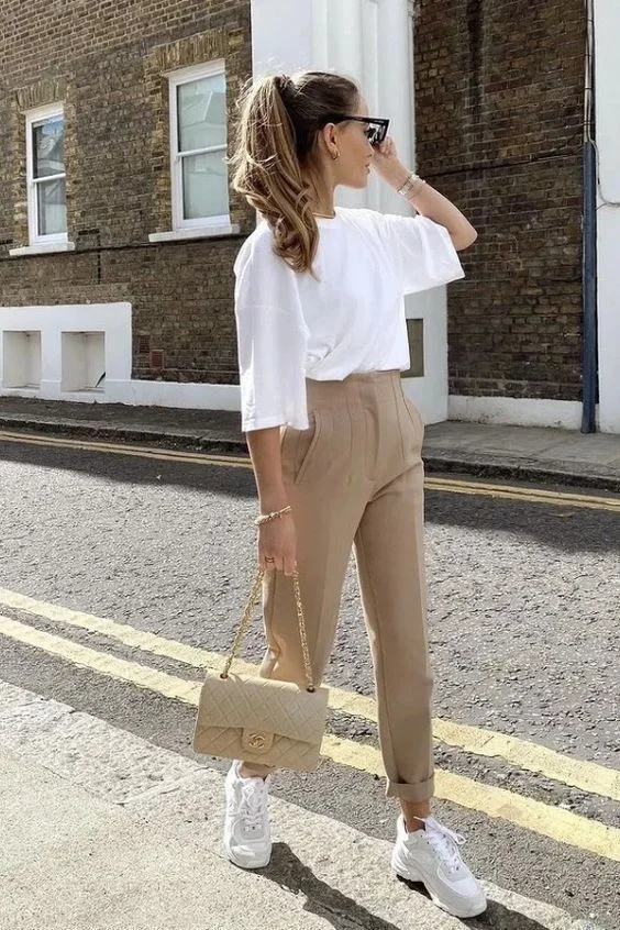 Beige pants outfit