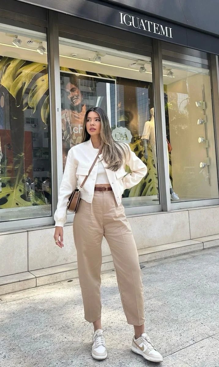 Beige pants outfit