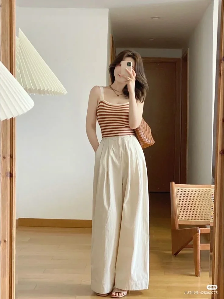Beige pants outfit