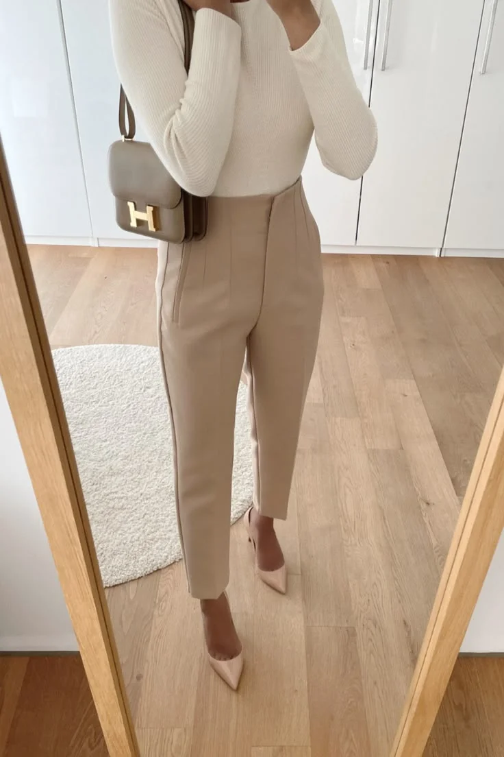 Beige pants outfit