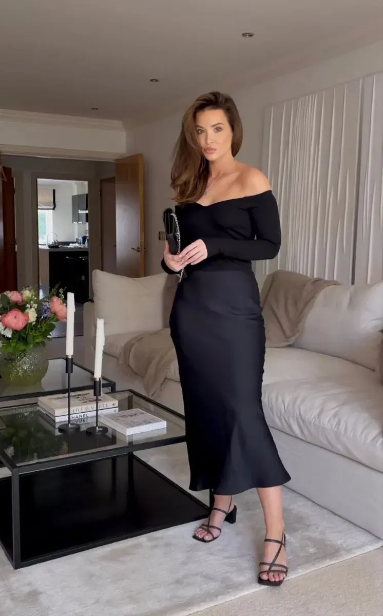 black-satin-skirt-outfit