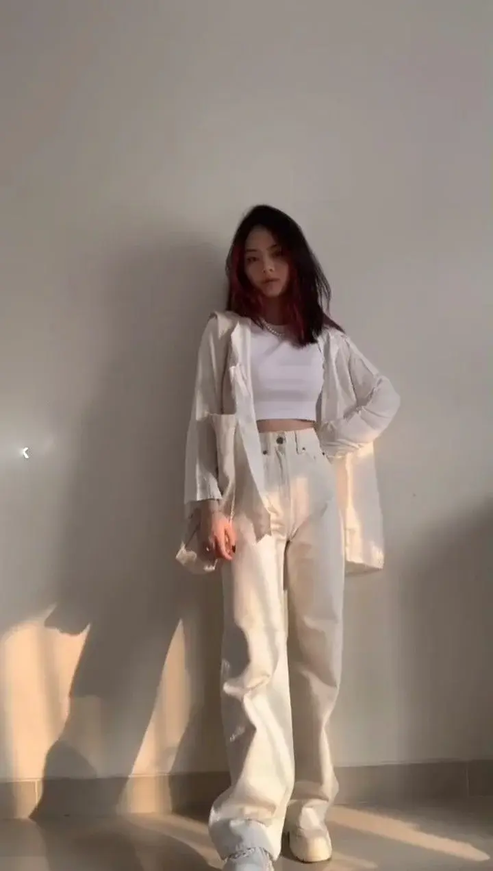 cream pants outfit