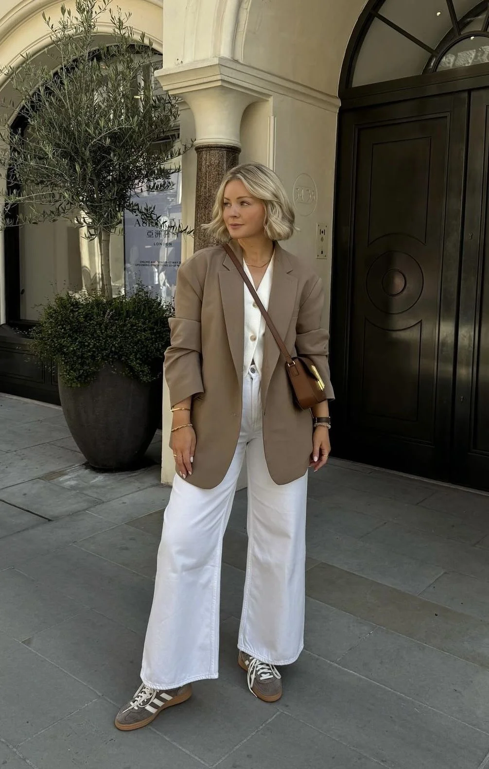 cream pants outfit