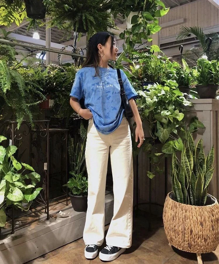 cream pants outfit