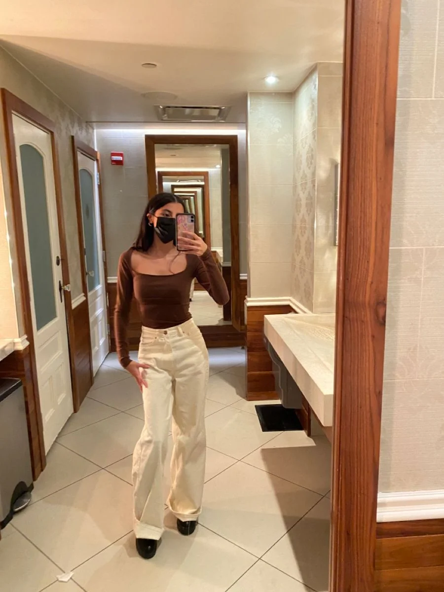 cream pants outfit