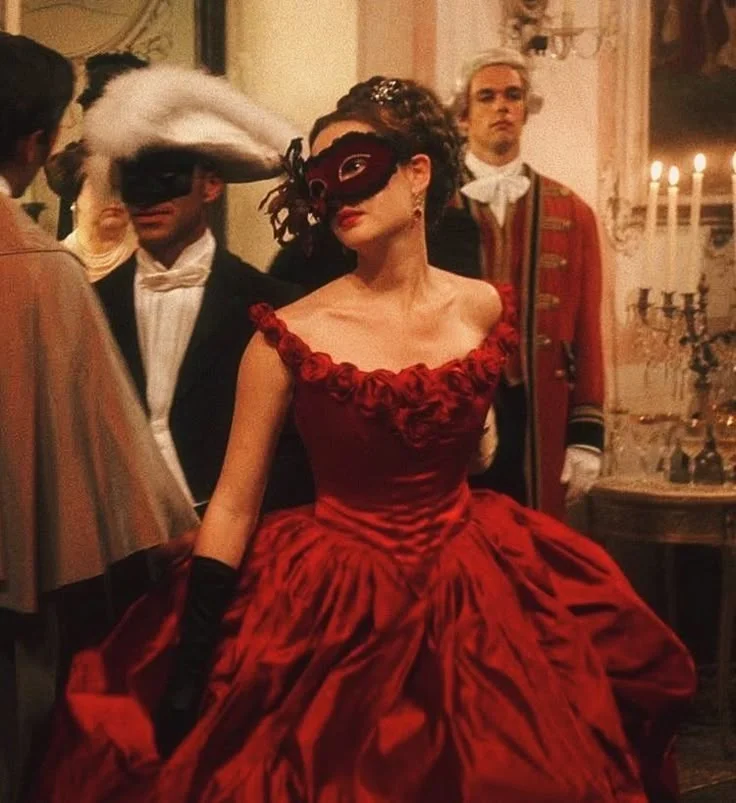 masquerade-outfit-ideas