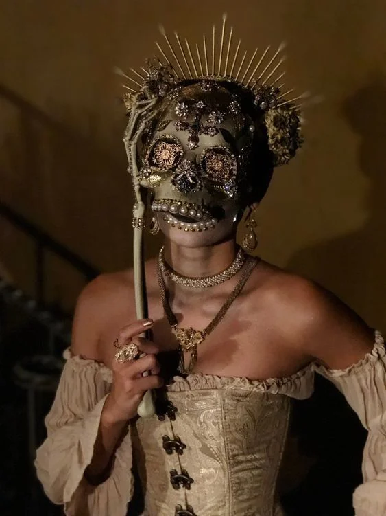 masquerade-outfit-ideas