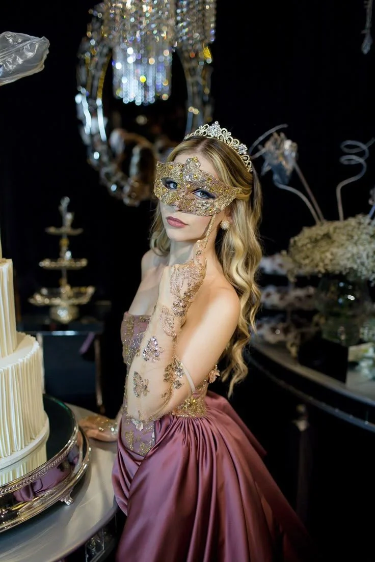 masquerade-outfit-ideas