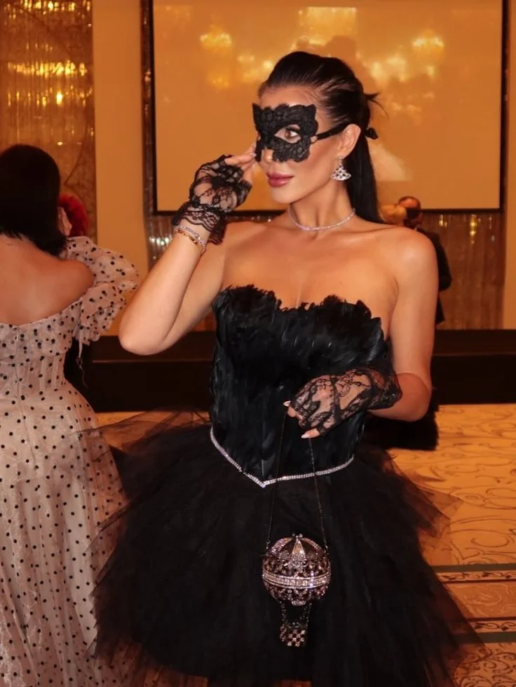 masquerade-outfit-ideas
