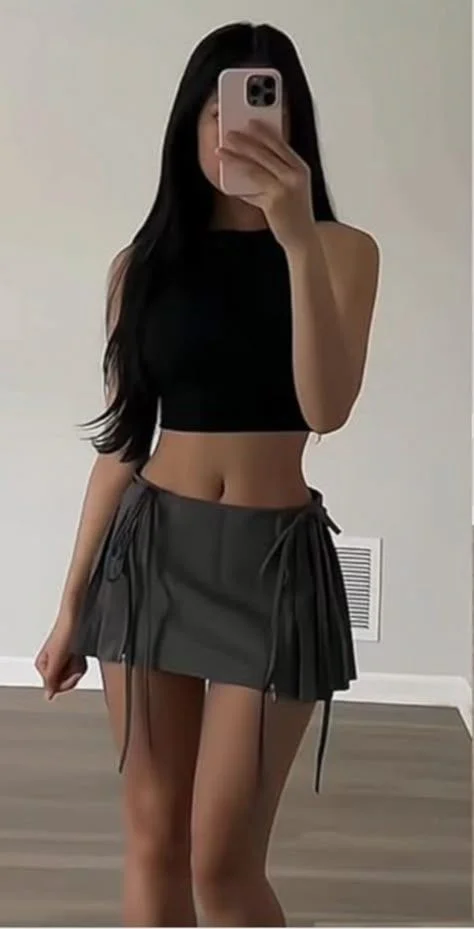 mini skirt outfit
