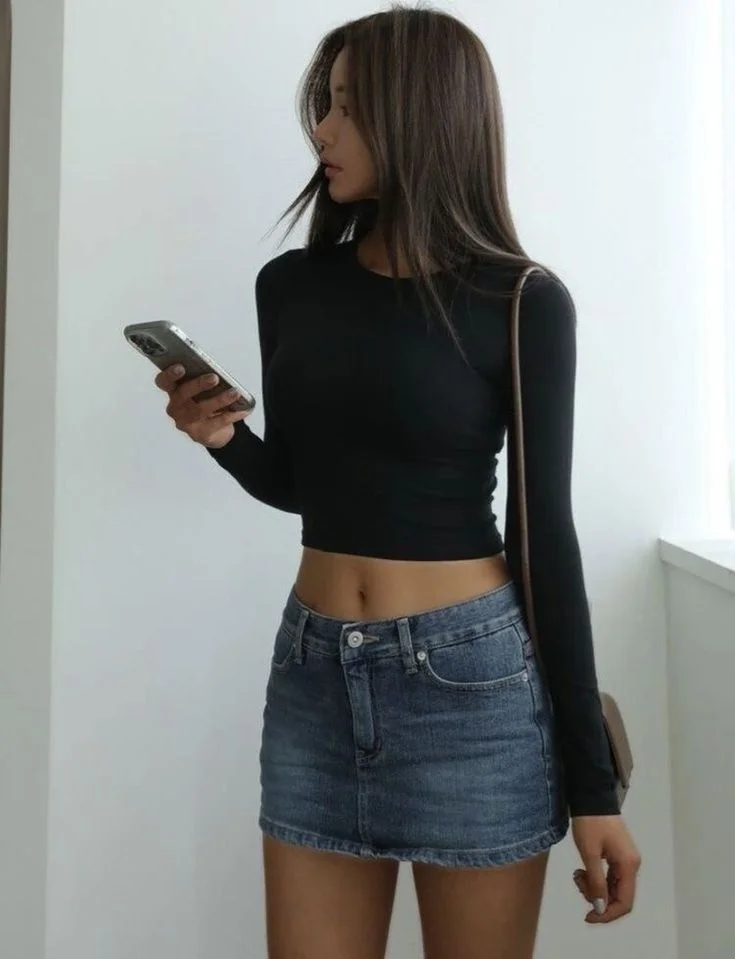 mini skirt outfit