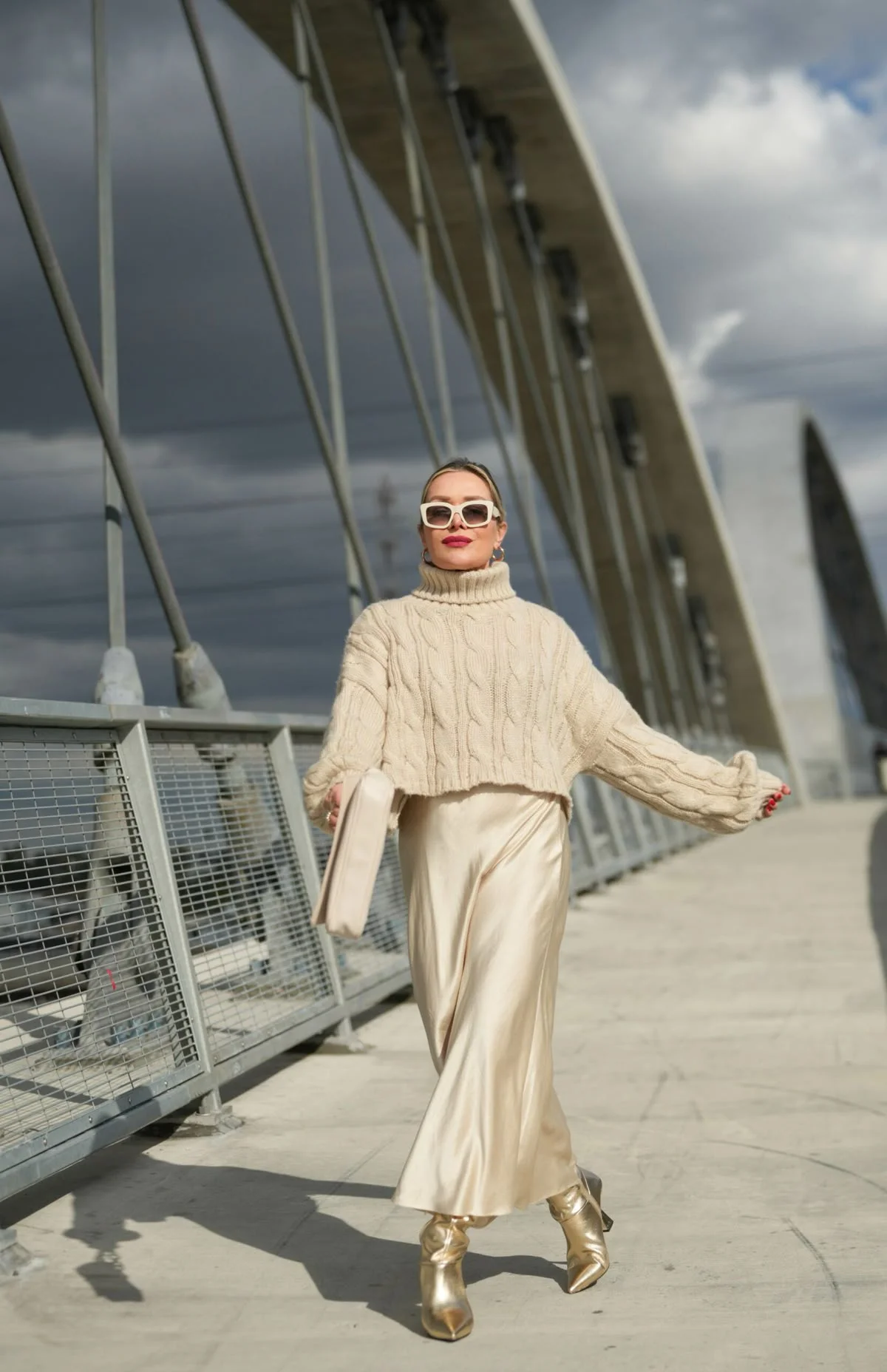 satin-skirt-outfit-ideas
