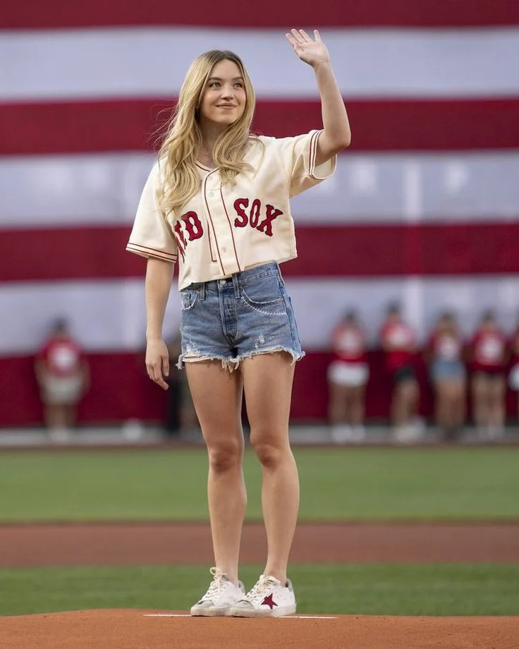 summer baseball game outfit