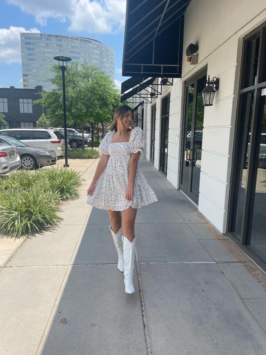 white cowgirl boots outfit