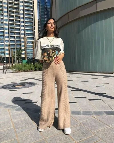 Wide leg pants outfit