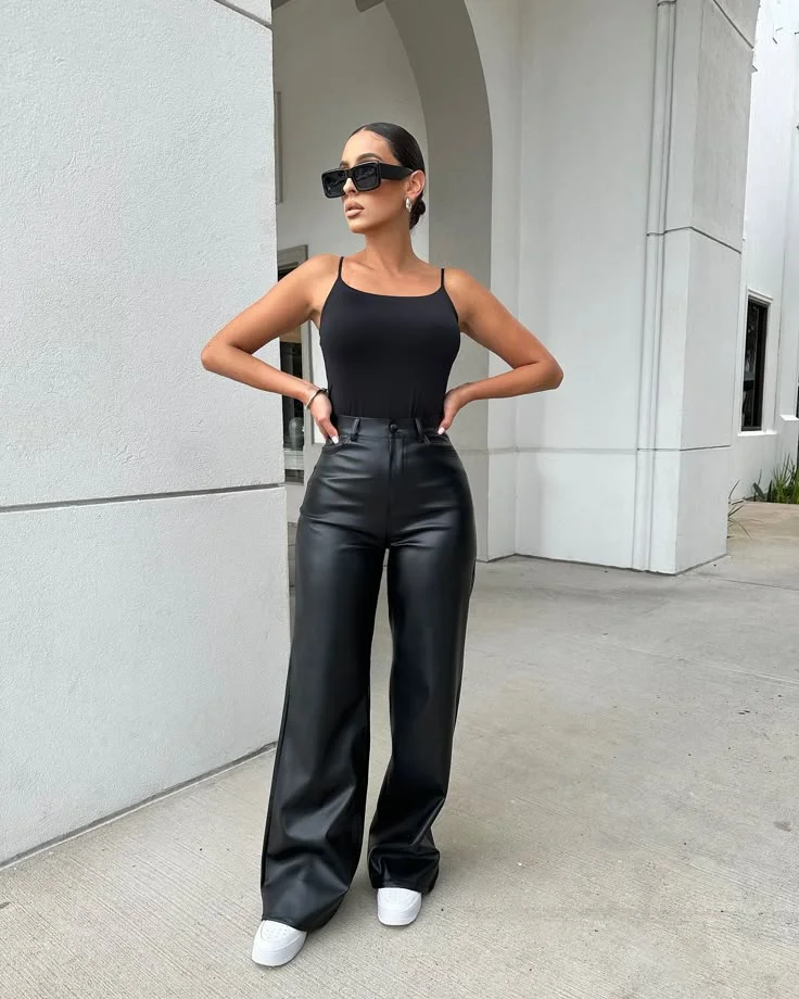 Wide leg pants outfit